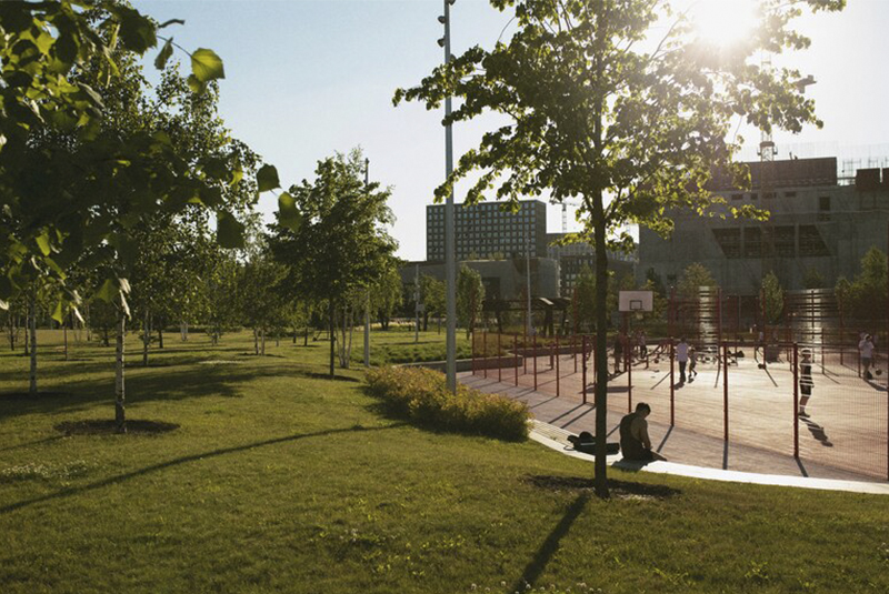 jardín que cuenta con area recreativa